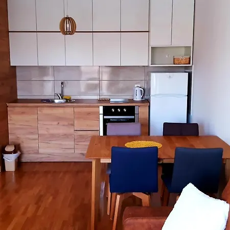 Mountain & Free Parking *